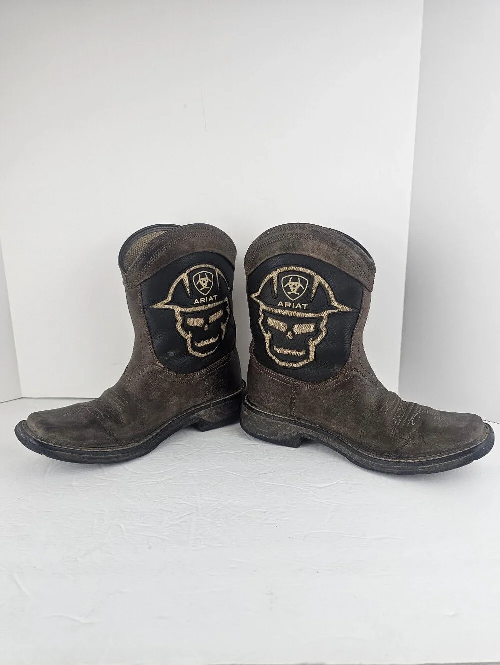 Ariat Boy's Workhog XT VenTEK™ Square Toe Boots Skull Size 5.5 Farm Barn Work
